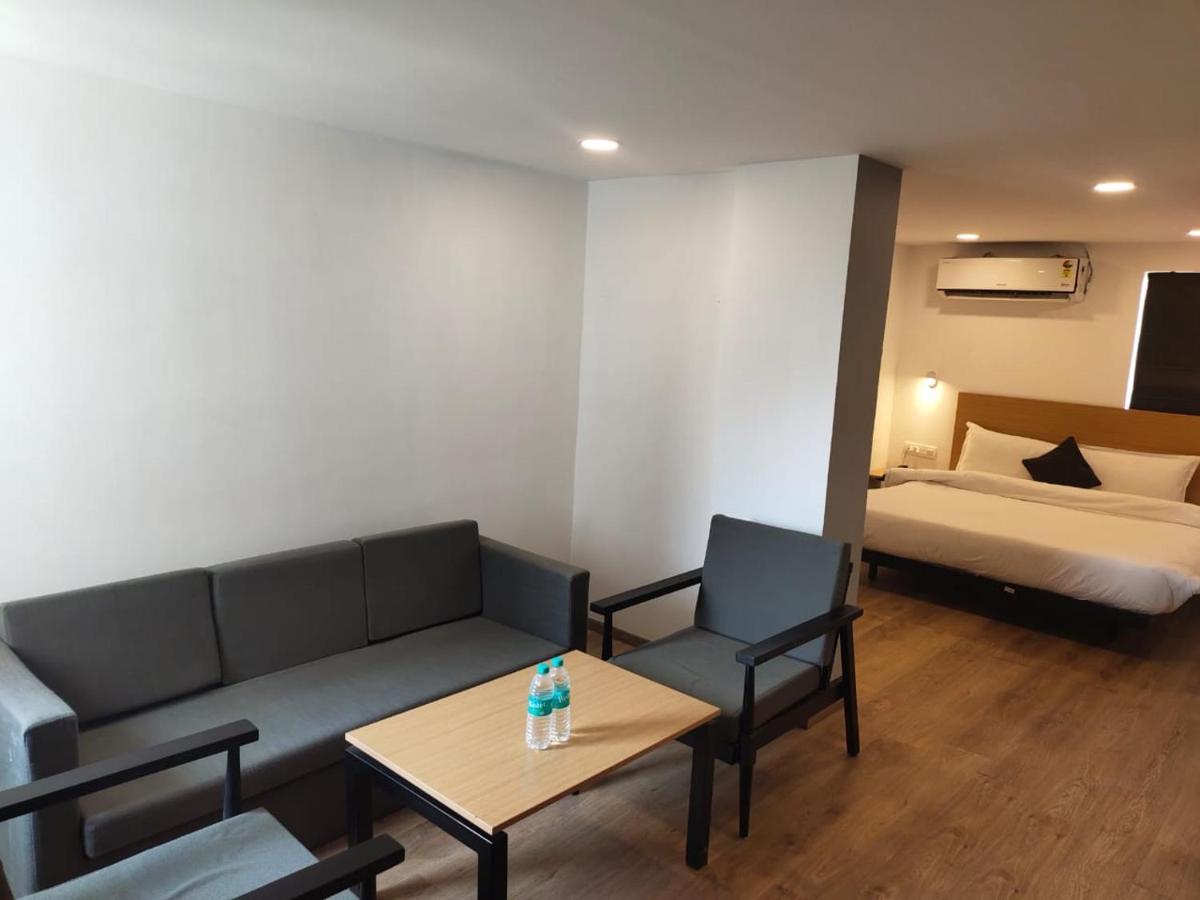 Pearltree Express Hotel Kalkuta Zewnętrze zdjęcie