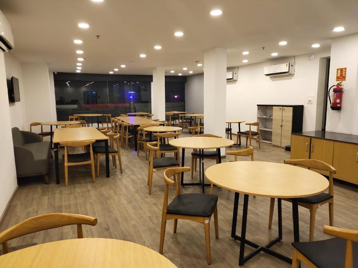 Pearltree Express Hotel Kalkuta Zewnętrze zdjęcie