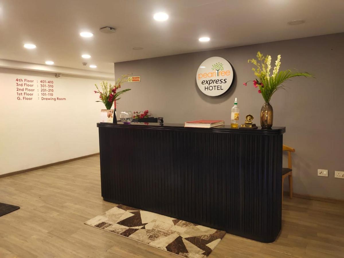 Pearltree Express Hotel Kalkuta Zewnętrze zdjęcie